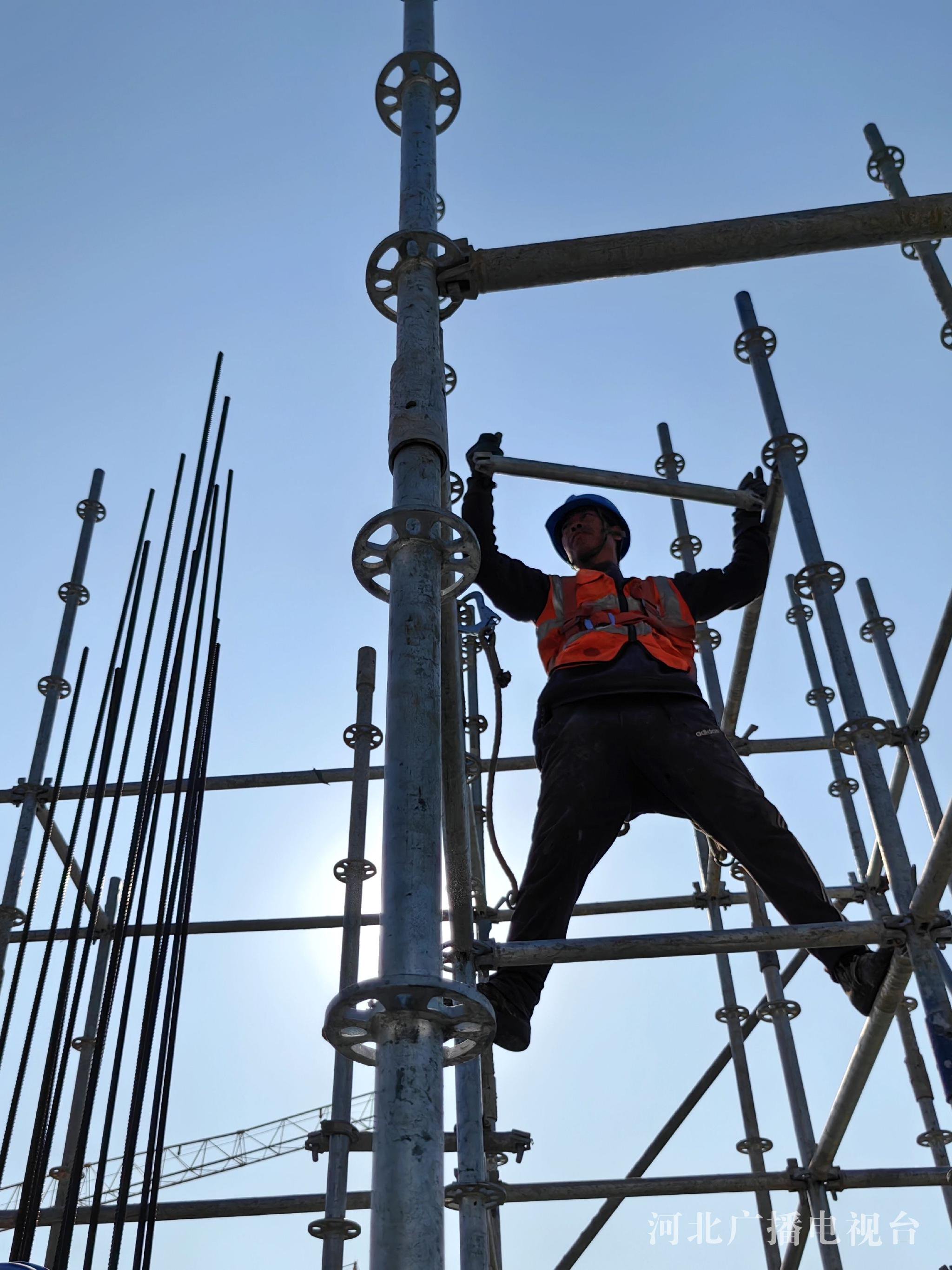 "辉"眼看河北丨"五一"假期 雄安建设现场施工忙|河北_