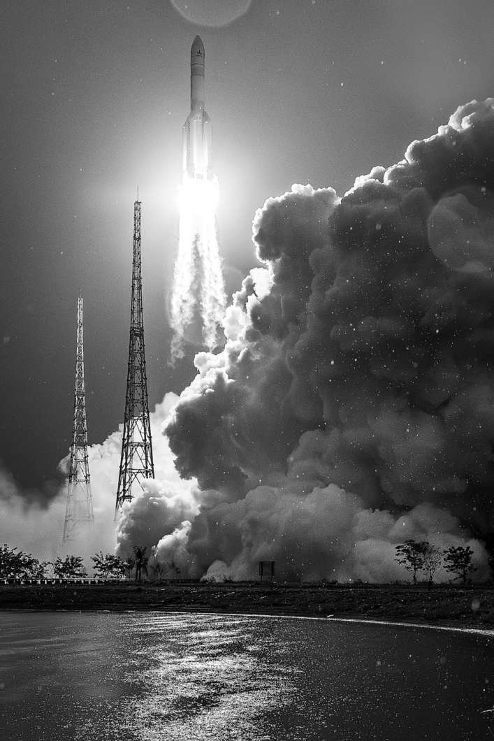 昨天17时27分,嫦娥六号探测器由长征五号遥八运载火箭在中国文昌航天