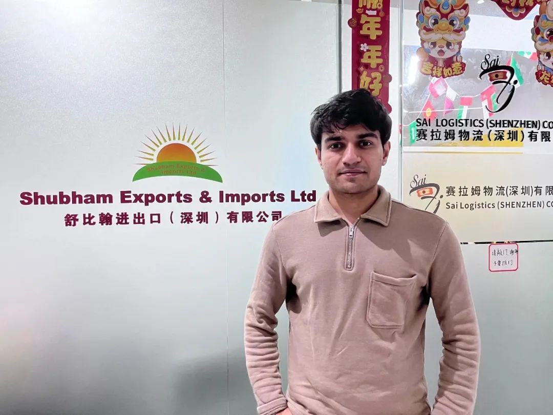 ∆印度的24岁小伙舒比翰决心在深圳的贸易和物流领域闯出一番新天地。（图源：ShenzhenDaily）
