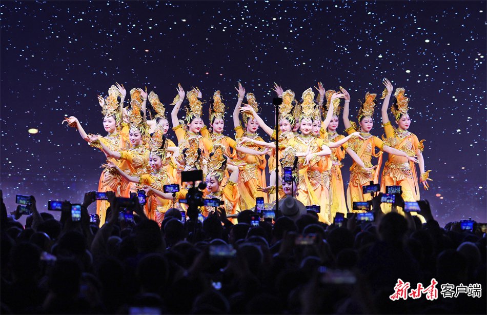 “我们的中国梦——文化进万家”天水惠民演出精彩片段。本组图片均由新甘肃·甘肃日报记者 田蹊 摄