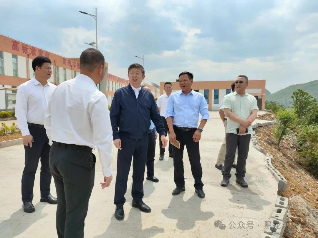 在黔期间,调研组赴毕节市纳雍县开展乡村振兴调研和定点帮扶99作