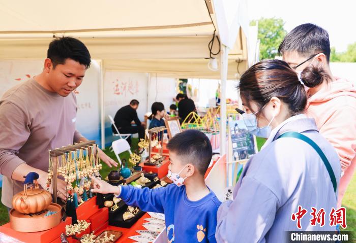 浙江市集拼创意 融文化味助业态上新