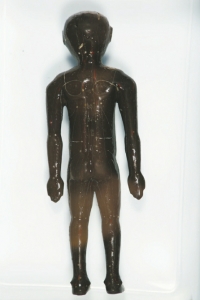 老官山汉墓出土的髹漆人体经穴俑。受访者供图