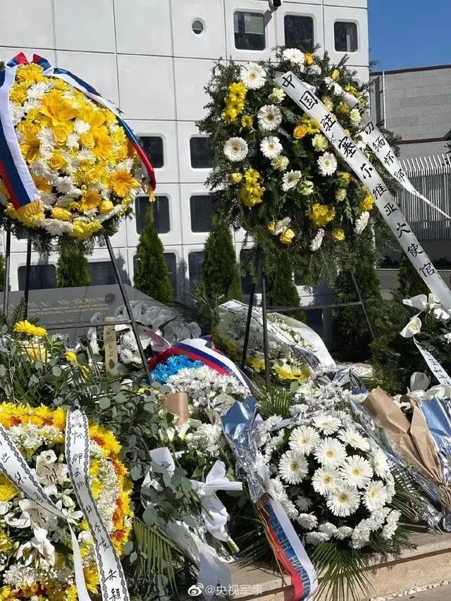 2023年5月，中国驻塞尔维亚使馆旧址前摆满鲜花