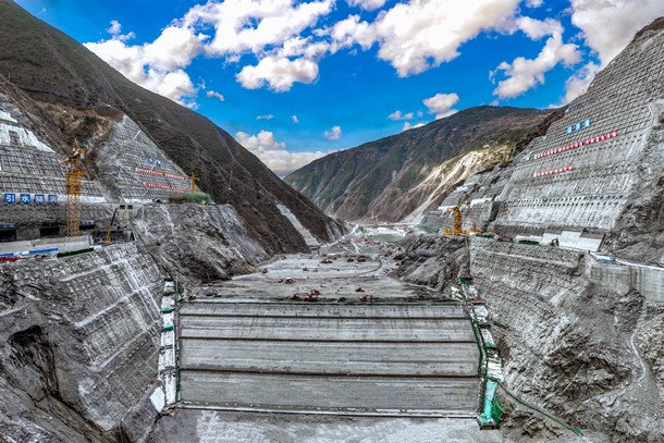 大渡河金川水电站帷幕灌浆钻孔超15000米