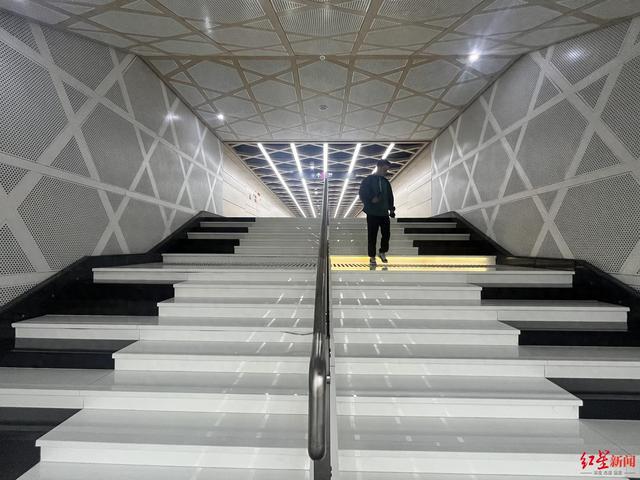 太浪漫!成都这个地铁站出口的台阶会"唱歌"
