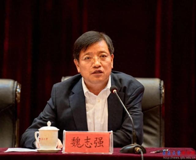 省委组织部副部长龚文东出席会议并讲话.