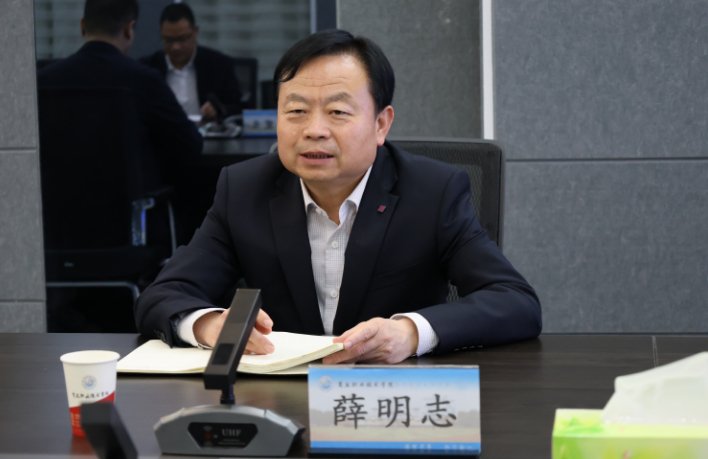 5月6日,省政协委员,民进商丘市委会主委王柳松赴商丘职业技术学院就产