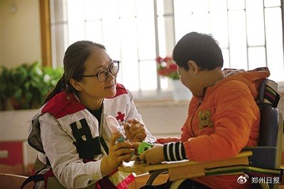 2023年1月，河南省儿童医院红十字志愿者在市儿童福利院开展慰问活动