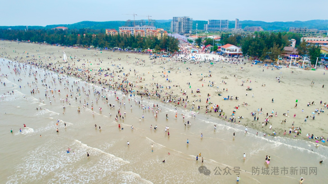 记者从市文化广电体育和旅游局获悉,今年"五一"假期,我市以景区为依托
