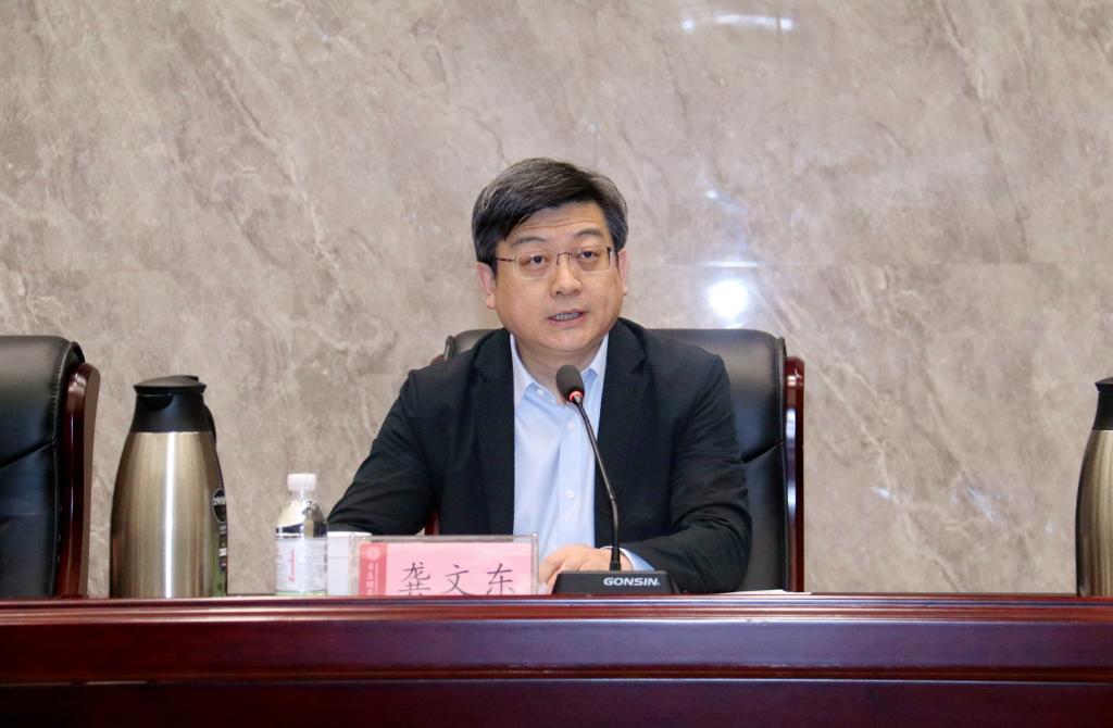 省委教育工委委员,省教育厅党组