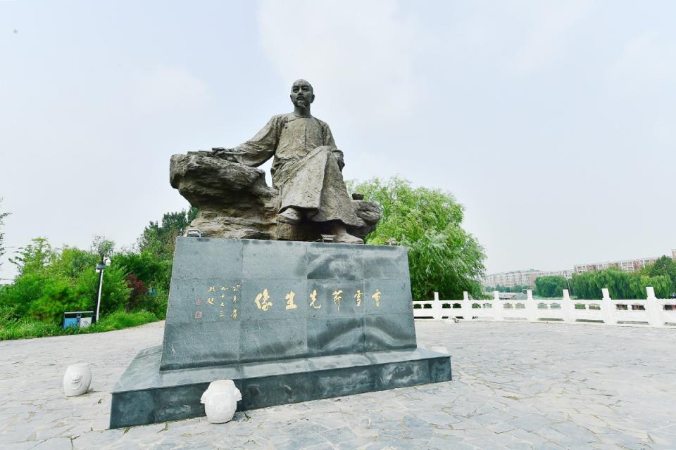 设计学会与北京印刷学院艺术设计学院共同设计的曹雪芹在京遗迹标识