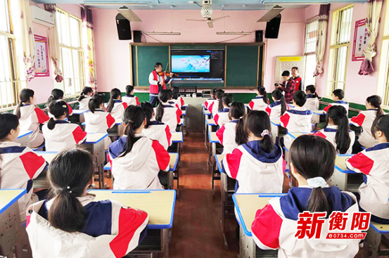 衡阳县金溪中学:用艺术为留守儿童筑起一片"心灵港湾"