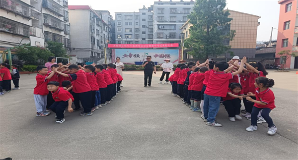 丹江口市第二中学校长图片