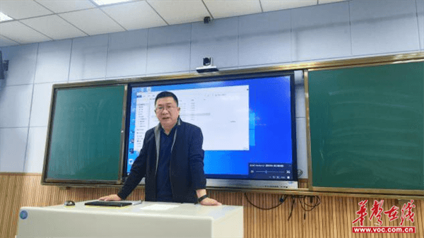 以肩担使命 以声抒抱负  怀化三中举行"使命与抱负"主题演讲比赛
