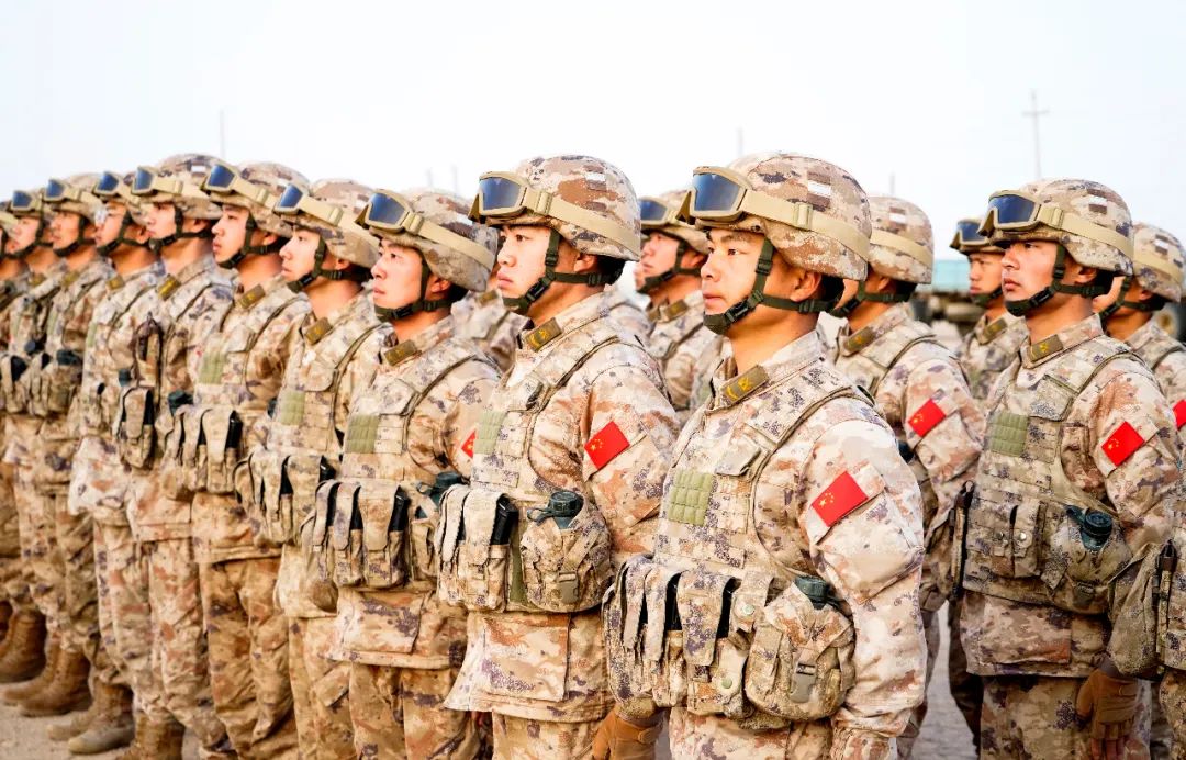中方参训官兵第三梯队抵达蒙古东戈壁省。刘丹 摄
