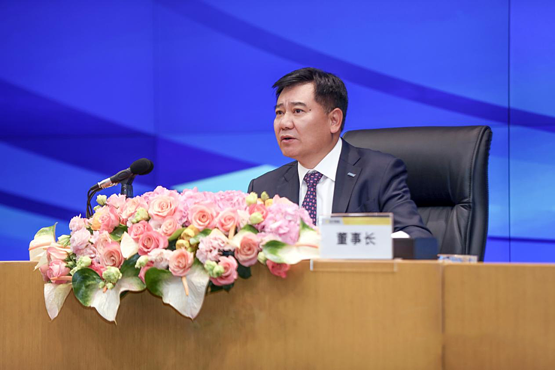 瘦身2000亿,张近东回归开店