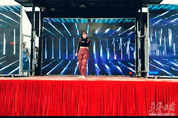 常德经开区石门桥镇中学举行"舞动青春,歌声嘹亮"第四届校园歌手大赛