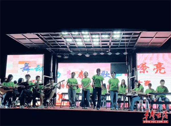 常德经开区石门桥镇中学举行"舞动青春,歌声嘹亮"第四届校园歌手大赛