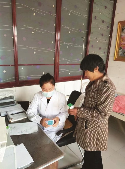 目前,在扶余市永平乡程家村担任村医,从医25年.