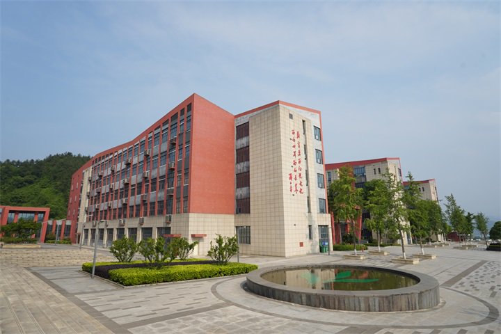 市柳林中学:有一种率先垂范,叫作"校长扎根课堂"