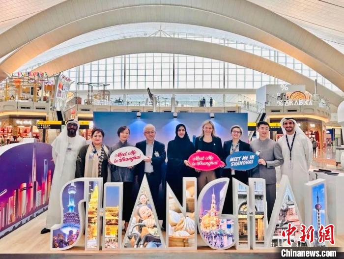 在阿布扎比扎耶德国际机场"遇见"上海东方明珠,豫园和小笼包
