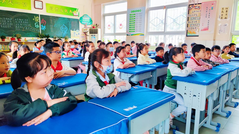 防震演练 安全"童"行 二七区大学路小学开展防震减灾疏散演练