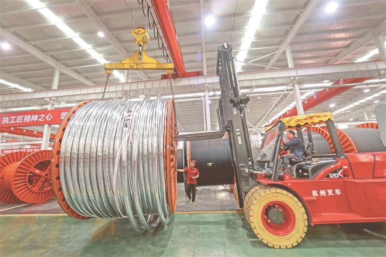 企业开足马力生产