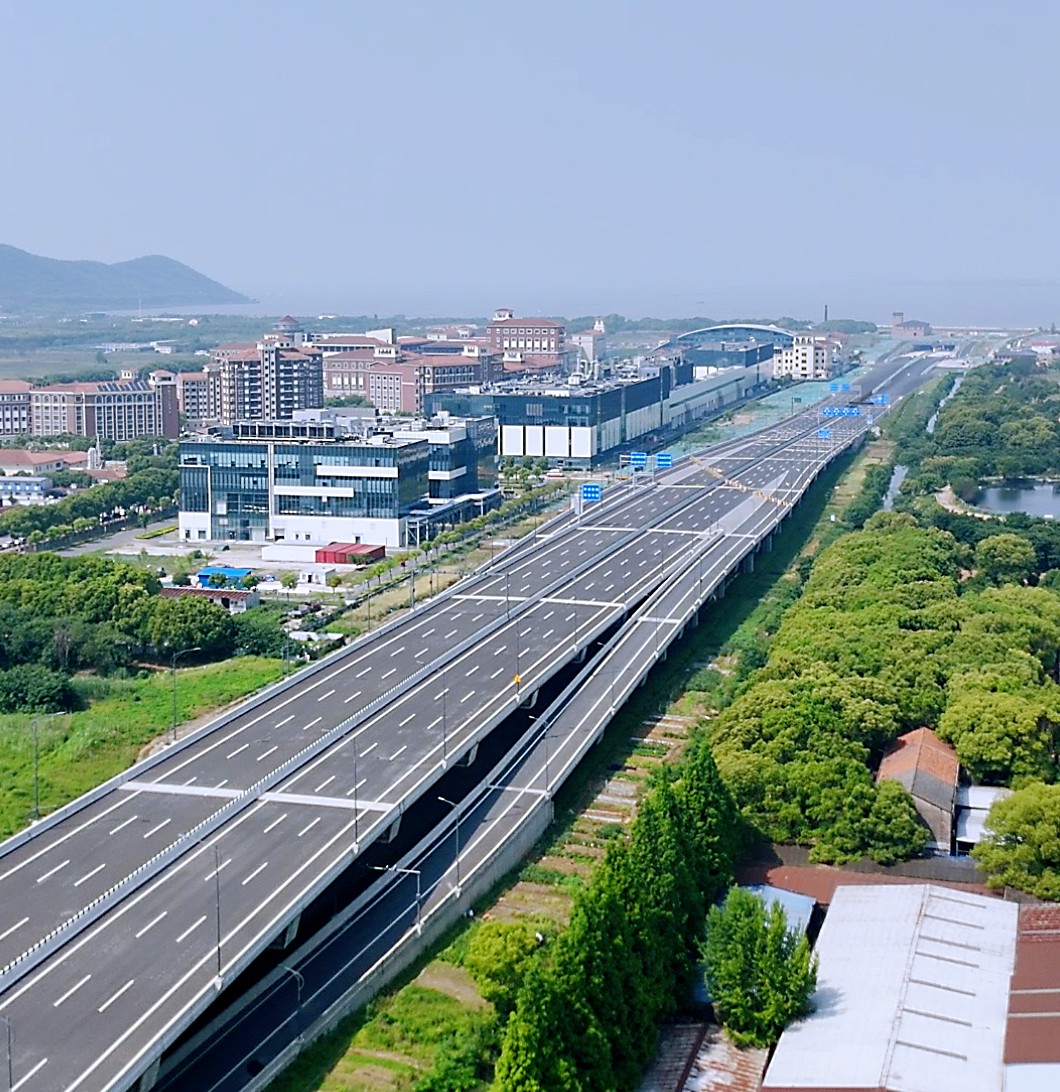 宜马快速通道年内全线通车 样板段呈现,"穿湖扩路"干线公路冲刺竣工