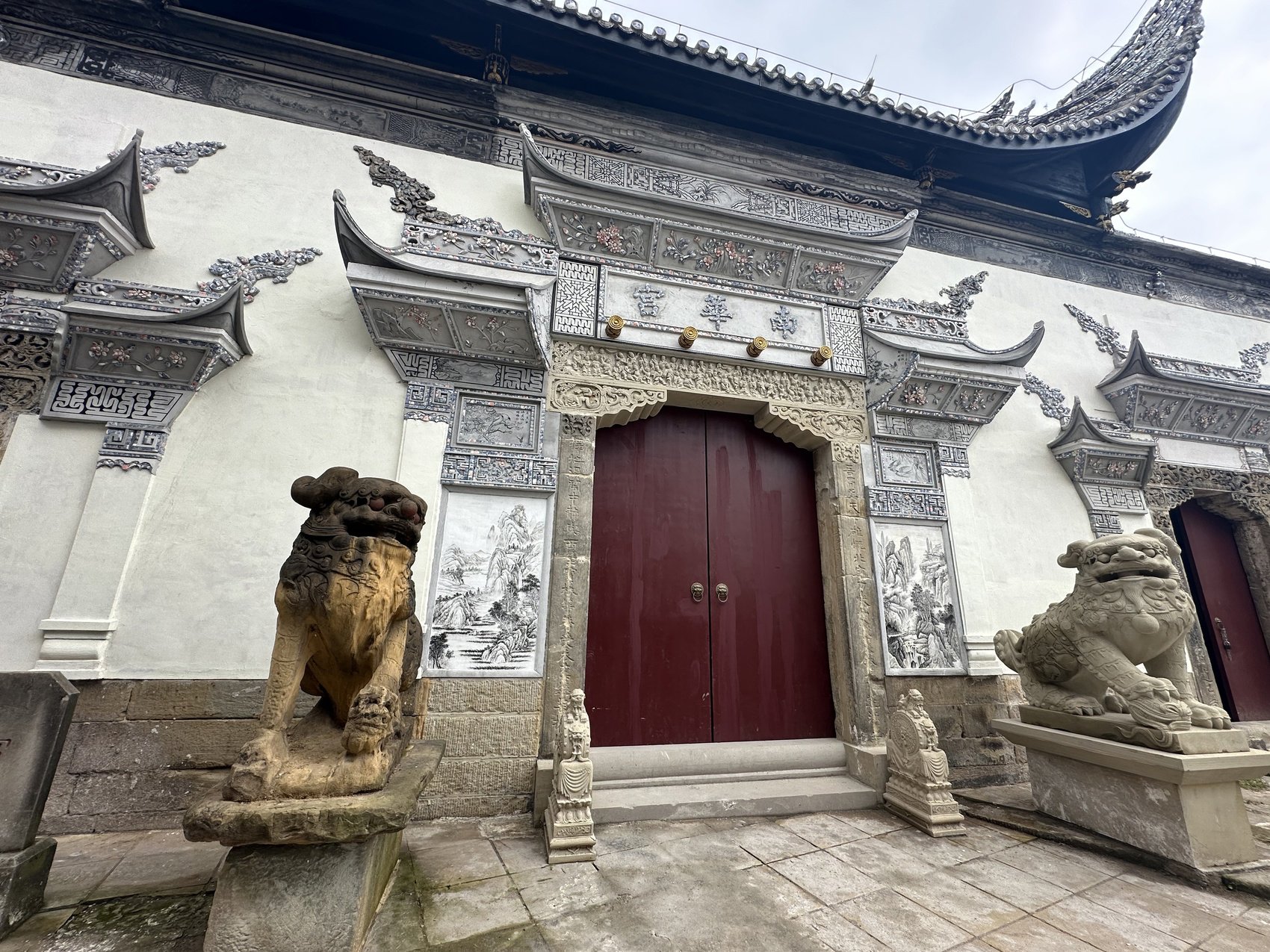 修缮完毕的历史建筑——南华宫.行晓艺摄