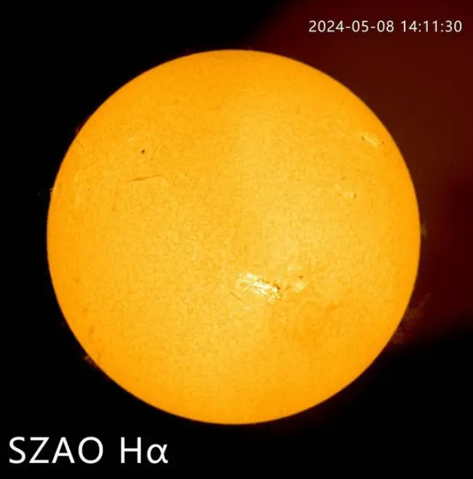 5月8日太阳发生X1.0级耀斑深圳市天文台拍摄