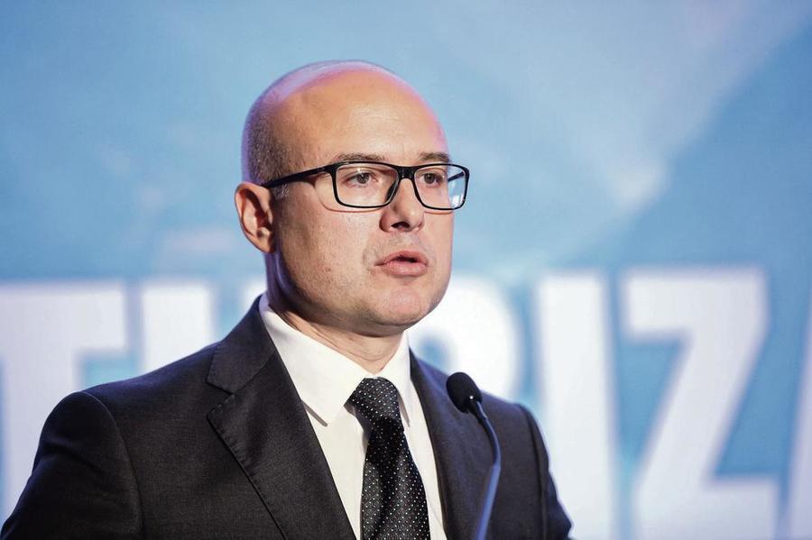 莹观天下|塞尔维亚新总理武切维奇:武契奇的"左膀右臂"