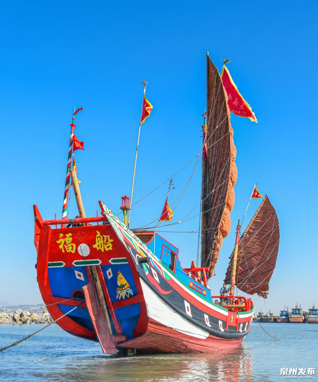 这些独立的,密封的船舱,正是中国造船史上最伟大的发明之一——水密隔