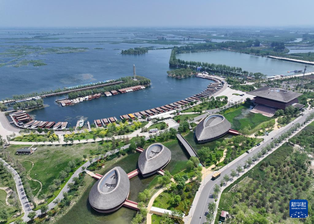 这是雄安新区白洋淀旅游码头景色(5月8日摄,无人机照片).