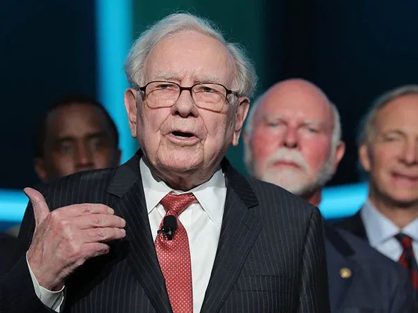 有26人精英团队帮他打理8700亿美元的庞大商业帝国-伯克希尔·哈撒韦