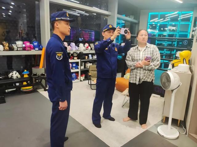 上海市消防局副局长陈图片