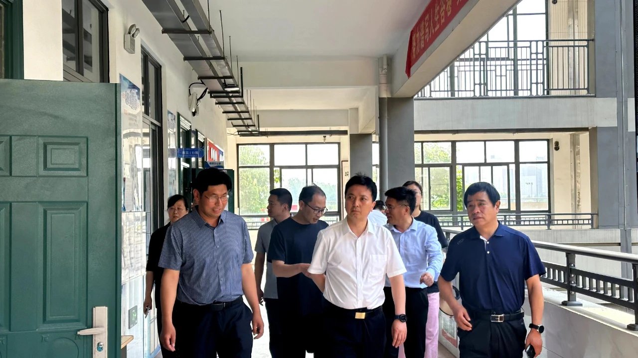 调研指导明方向 精准把脉备高考——宛城区委书记樊牛到南阳市十全