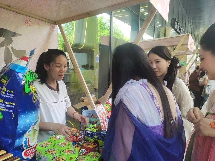 5月9日，省妇保医院已经开始举办庆祝护士节的相关活动。潮新闻记者 陈颖 摄
