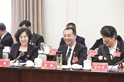 以职工为中心 着力提升获得感,幸福感,安全感