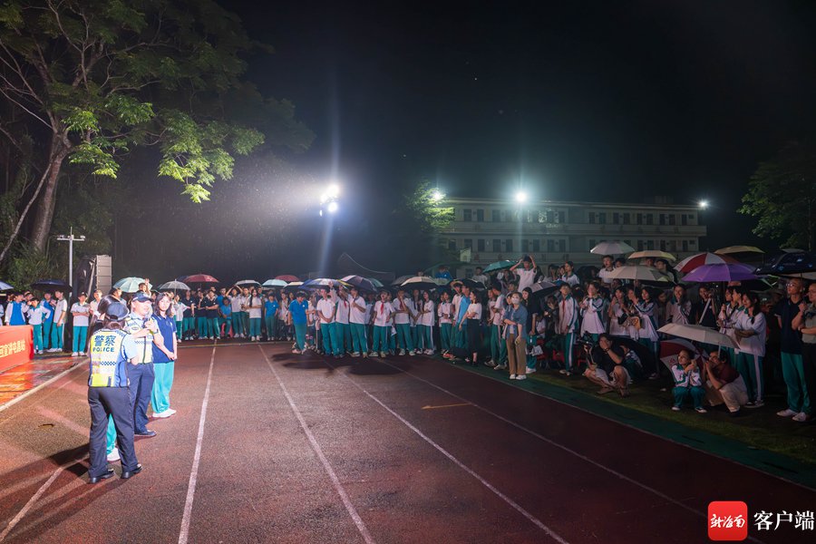 海南省2024年"美丽乡村行"交通安全巡回宣讲活动走入屯昌县南吕镇