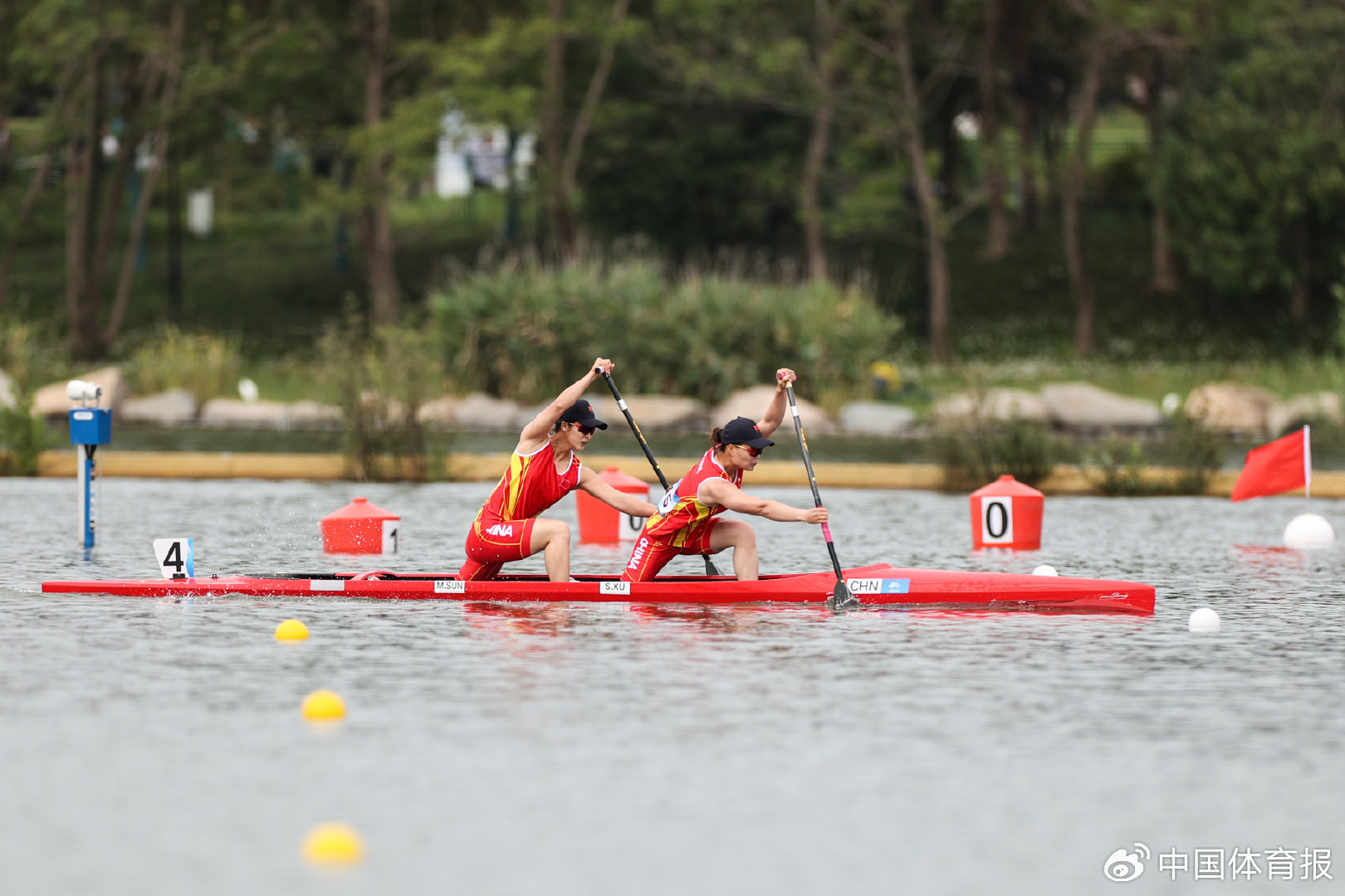 皮划艇静水世界杯塞格德站 奥运冠军徐诗晓/孙梦雅摘金