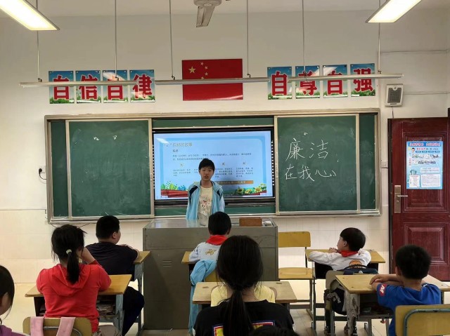 组织学生绘画,制作手抄报等多种形式,持续营造浓厚的廉洁文化氛围