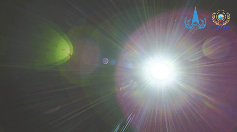     ▶巴基斯坦立方星拍摄的首幅图像，亮光处为太阳     图片均由新华社发