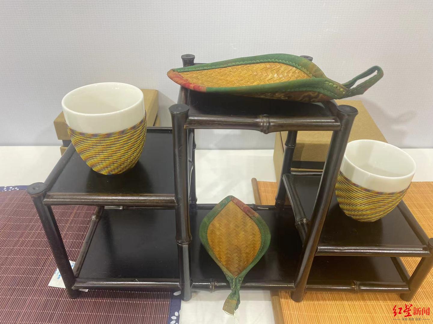 ▲瓷胎竹编茶具