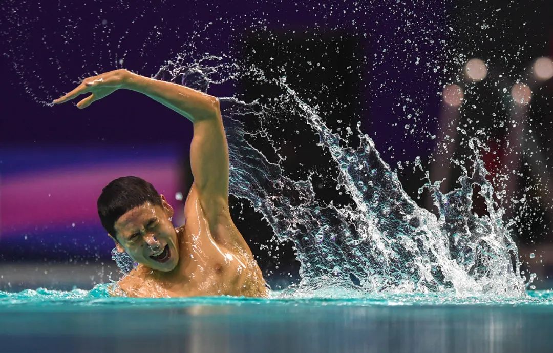 5月11日，郭牧也在2024年全国花样游泳冠军赛男子单人自由自选比赛中夺得冠军。