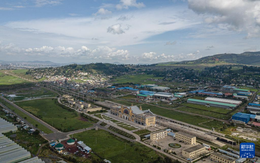 这是2023年9月11日在埃塞俄比亚首都亚的斯亚贝巴拍摄的拉布火车站（无人机照片）。新华社记者 王冠森 摄