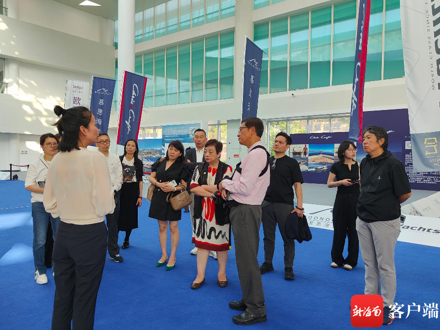 香港商协会和企业代表考察团赴三亚调研考察。记者 符彩云 摄
