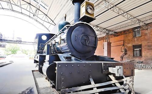 2023年7月，开滦国家矿山公园蒸汽机车观光园内陈列的蒸汽机车。 赵 珊摄