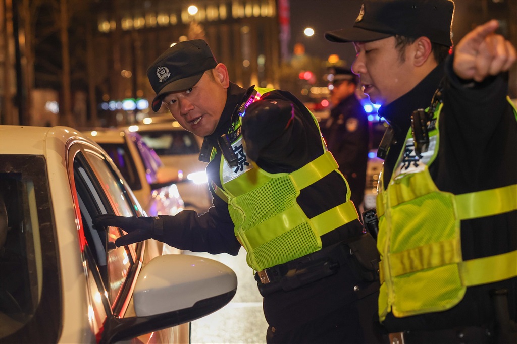 (上海警方供图)上海警方将持续推进"砺剑2024"系列专项行动,全面加强