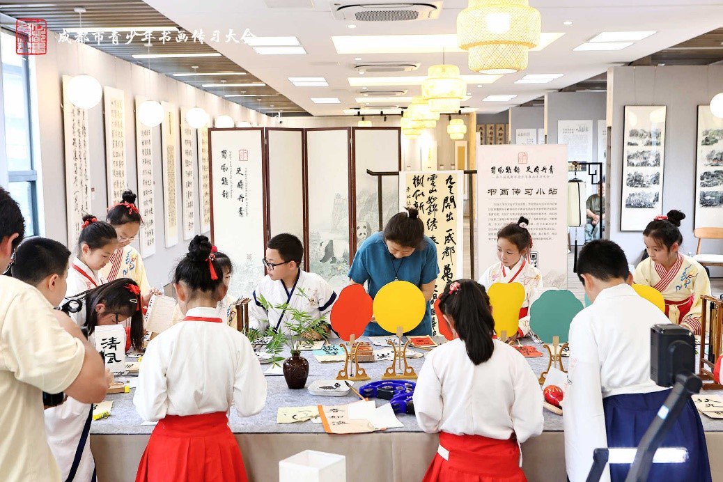 ▲“书画传习小站”活动现场